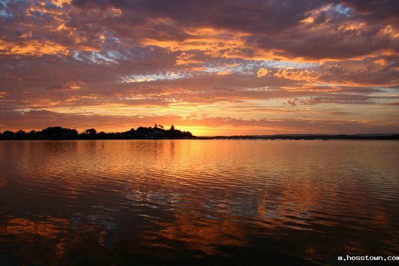 大连民宿老板娘用金属丝绒，把小房间装修成我住不起的样子