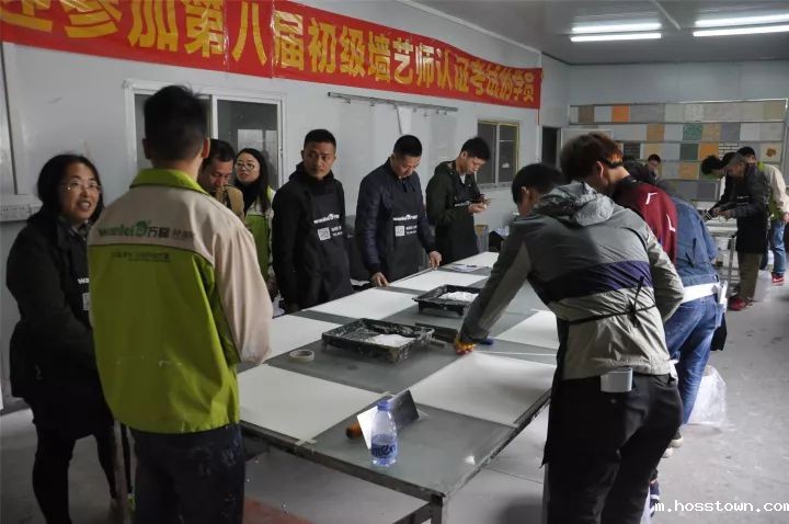 硅藻泥施工培训给学员讲解taptap国际服怎么下载