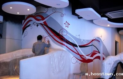 电视背景墙用手绘墙好还是硅藻泥背景墙好